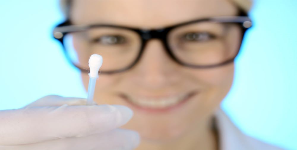 How to Choose The Right Swab for Medical Device Assembly, Electronics & More - Banner